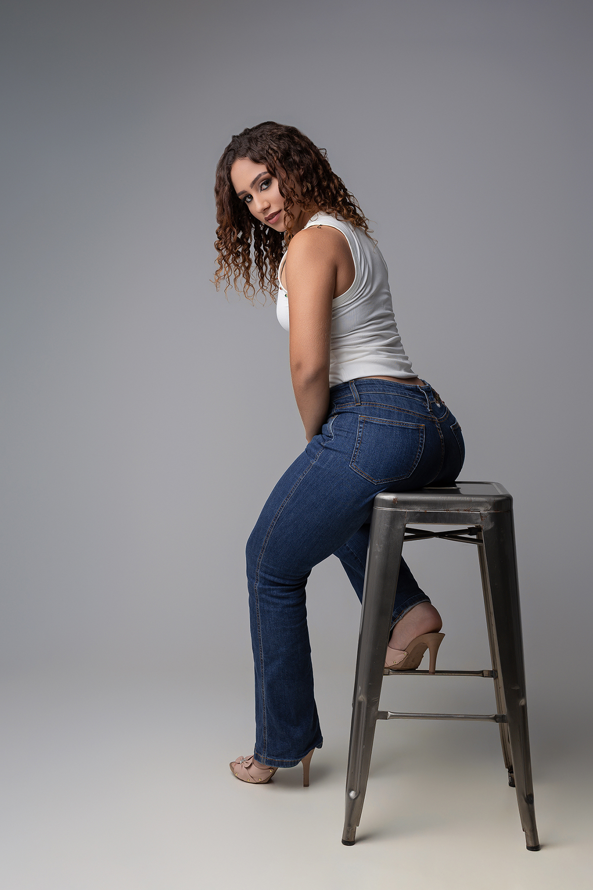 kamila lopes, ensaio feminino, estúdio, xinguara, fotografia, mulher vestido, sensual, ensaio fotográfico aniversário, fotos criativas, luz, melhor fotografo xinguara, pará, brasil, flaviomarquesfotografias