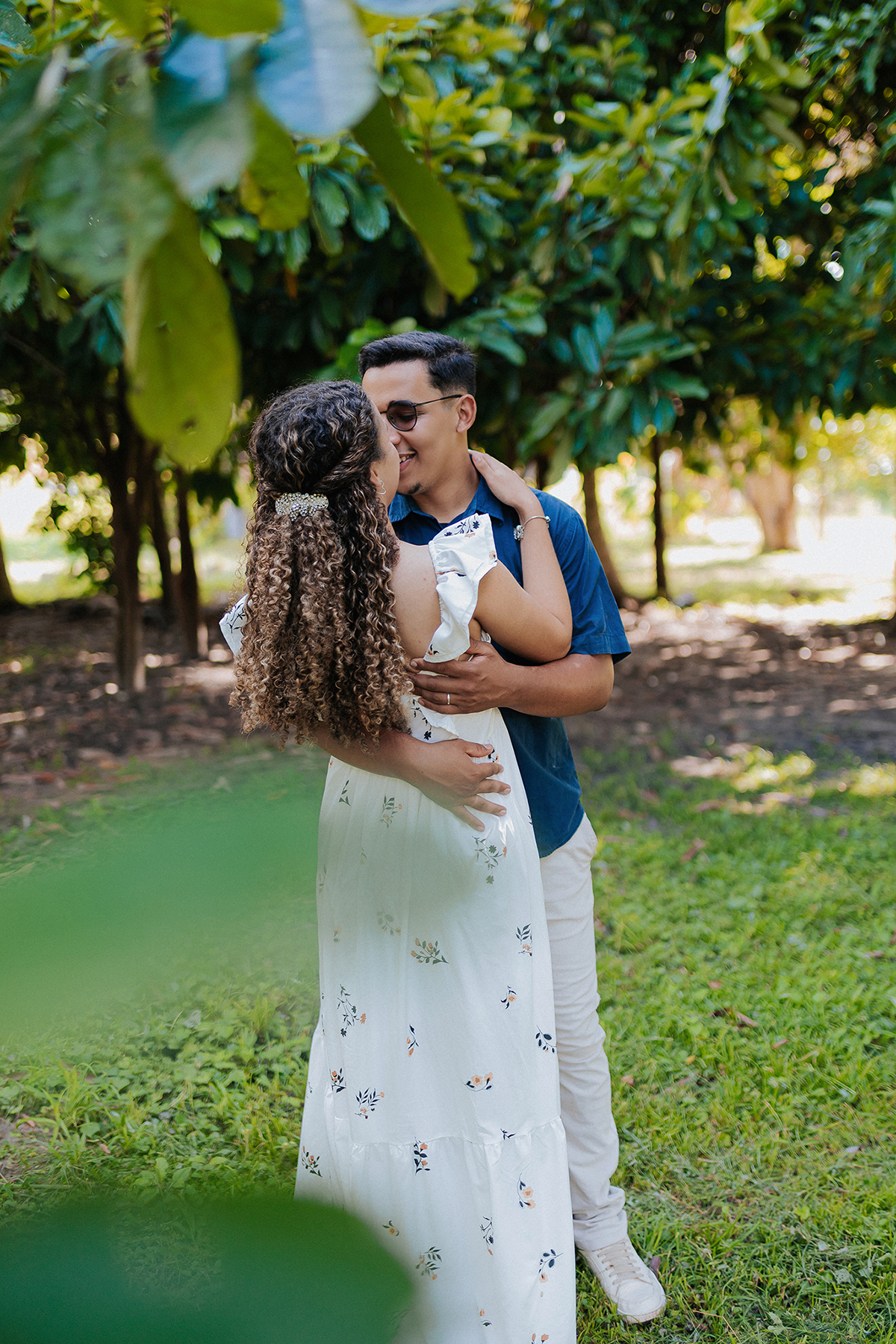pré-casamento, ensaio, casal, fotos, noivos, sorriso, amor, carinho, noiva, fotos criativas, ensaio casal, chácara, natureza, fotos criativas, fotos, flaviomarquesfotografias, flavio marques, fotografo