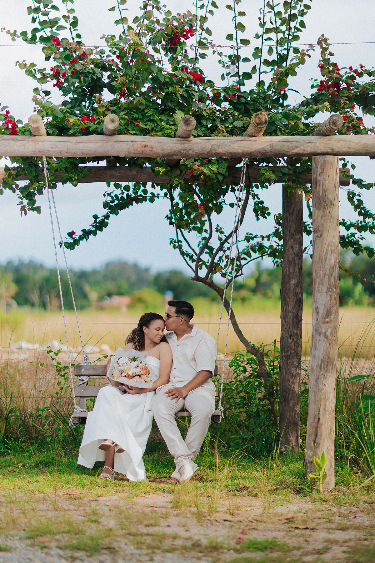 pré-casamento, ensaio, casal, fotos, noivos, sorriso, amor, carinho, noiva, fotos criativas, ensaio casal, chácara, natureza, fotos criativas, fotos, flaviomarquesfotografias, flavio marques, fotografo
