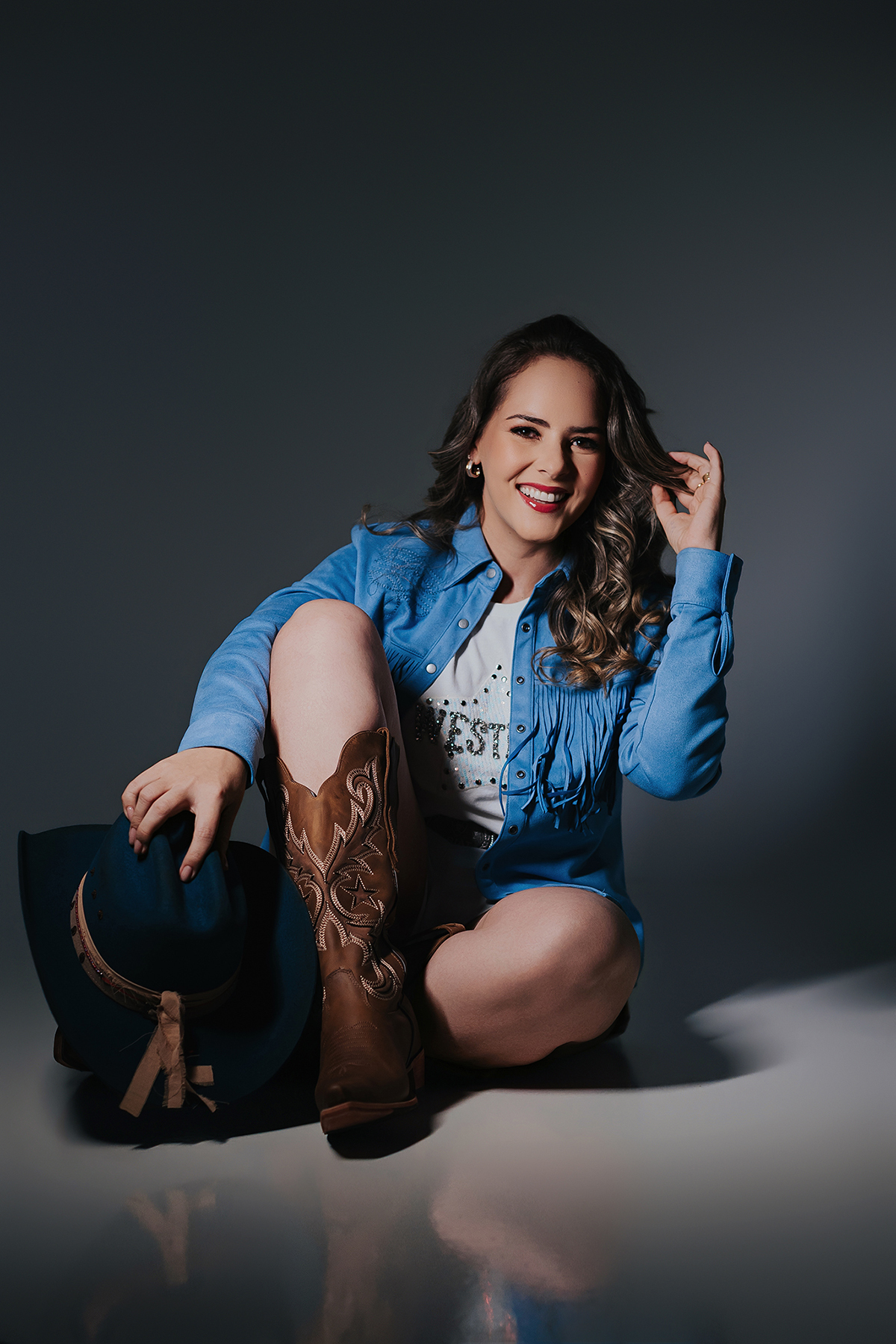 Débora Faria, ensaio country, celeiro farm, ensaio feminino, fotos criativas, ensaio estudio, loja de roupas, cavalgadas, cavalos, festa de peao, roupas, mulheres, celeiro farm xinguara, celeiro xinguara, ensaio flaviomarquesfotografias