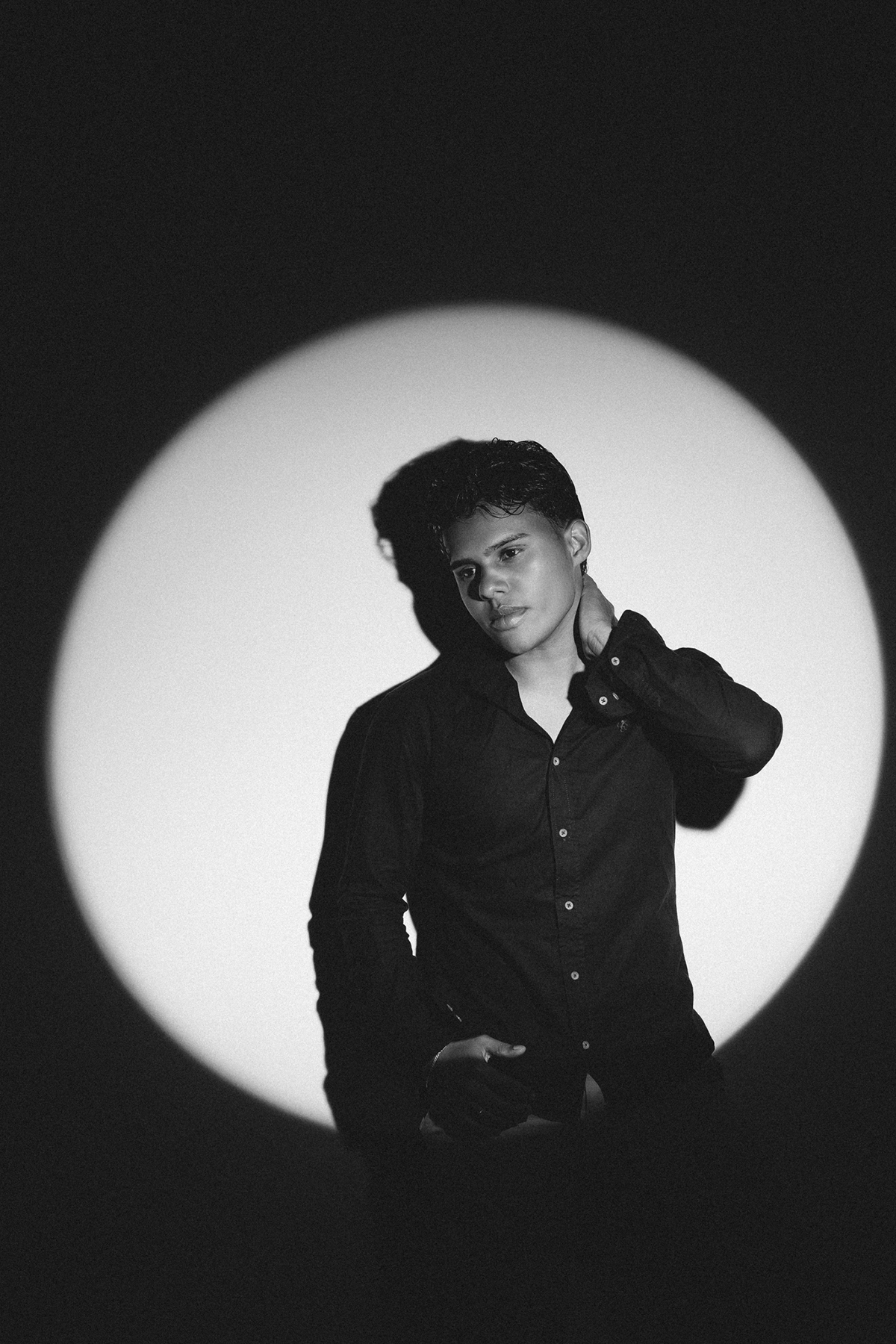 ensaio masculino, mateus coutinho, flaviomarquesfotografias, xinguara, fotos, criativas, luz, preto e branco, flaviomarquesfotografias, fotografia masculina, ensaio, 