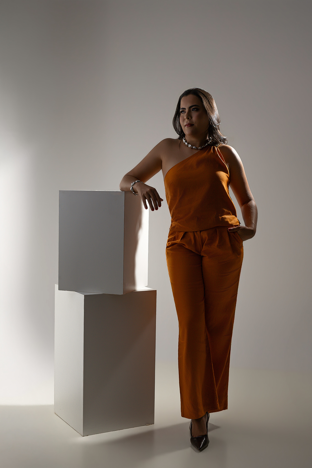 graciele cruz, advogada, ensaio fotográfico, posicionamento profissional, foto estudio, estudio fotográfico em xinguara, flavio marques, fotografias, ensaio feminino, casamento, aniversario, luz, poses ideias, ideias fotos, fotos advogada
