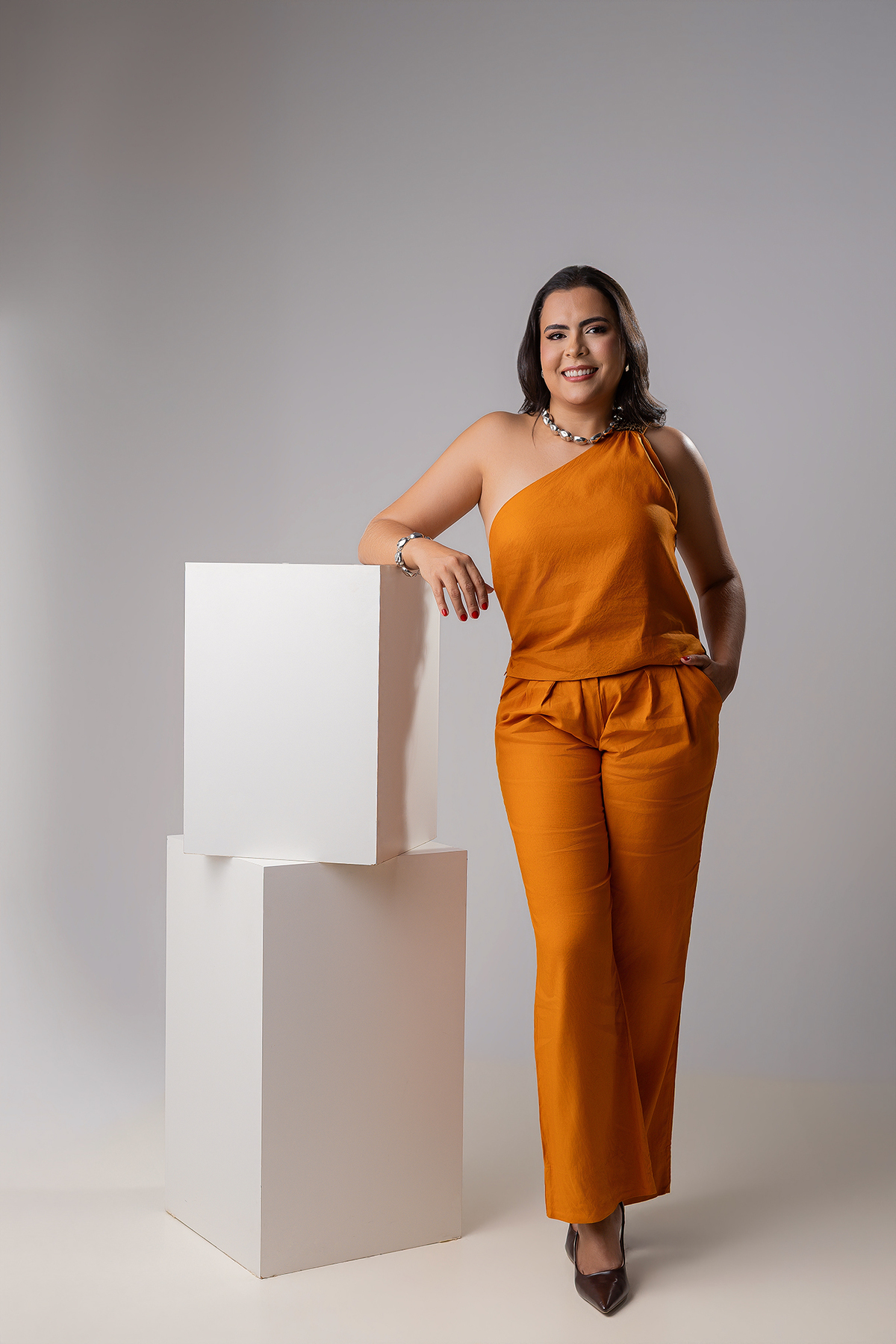 graciele cruz, advogada, ensaio fotográfico, posicionamento profissional, foto estudio, estudio fotográfico em xinguara, flavio marques, fotografias, ensaio feminino, casamento, aniversario, luz, poses ideias, ideias fotos, fotos advogada