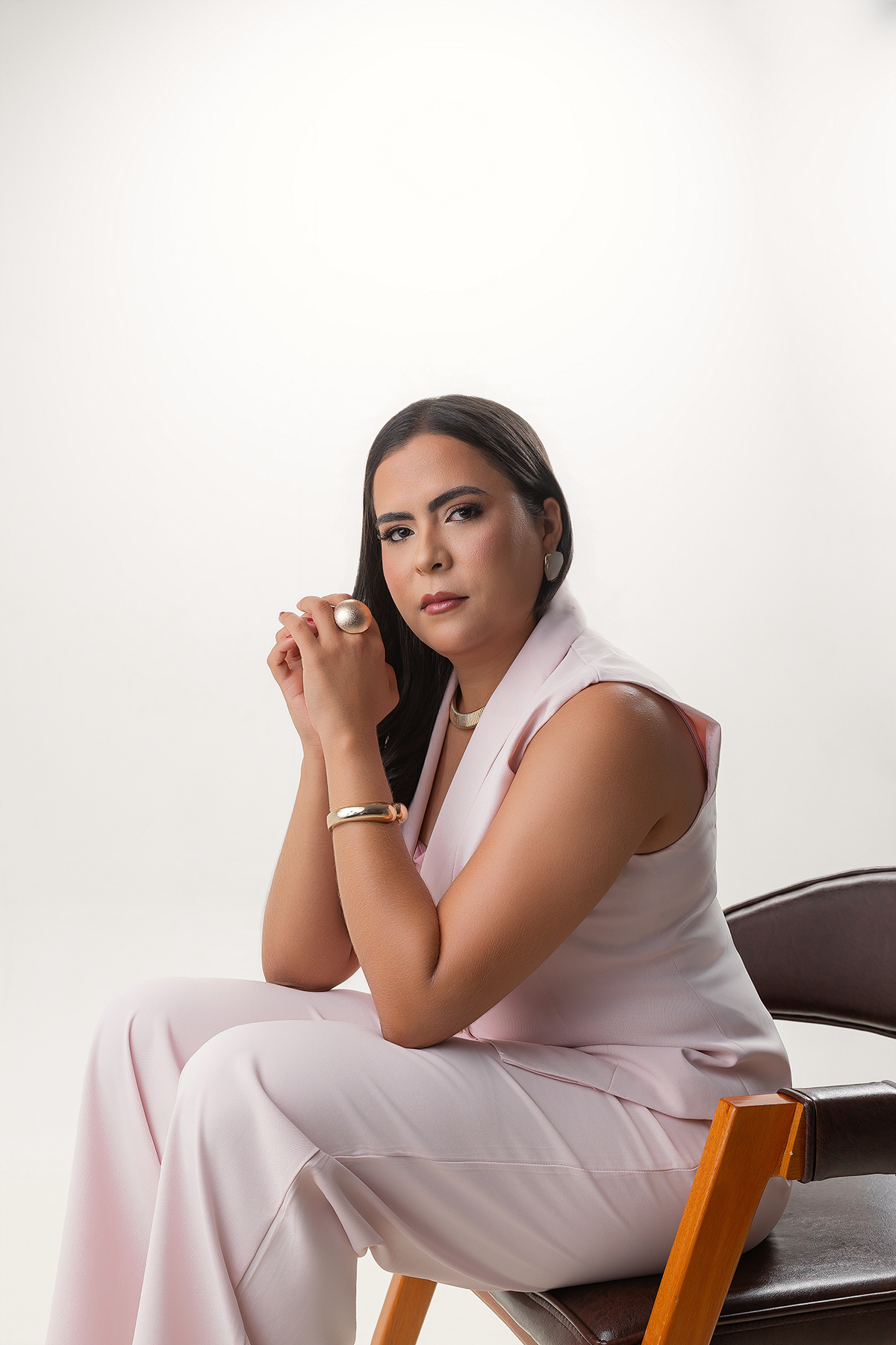 graciele cruz, advogada, ensaio fotográfico, posicionamento profissional, foto estudio, estudio fotográfico em xinguara, flavio marques, fotografias, ensaio feminino, casamento, aniversario, luz, poses ideias, ideias fotos, fotos advogada