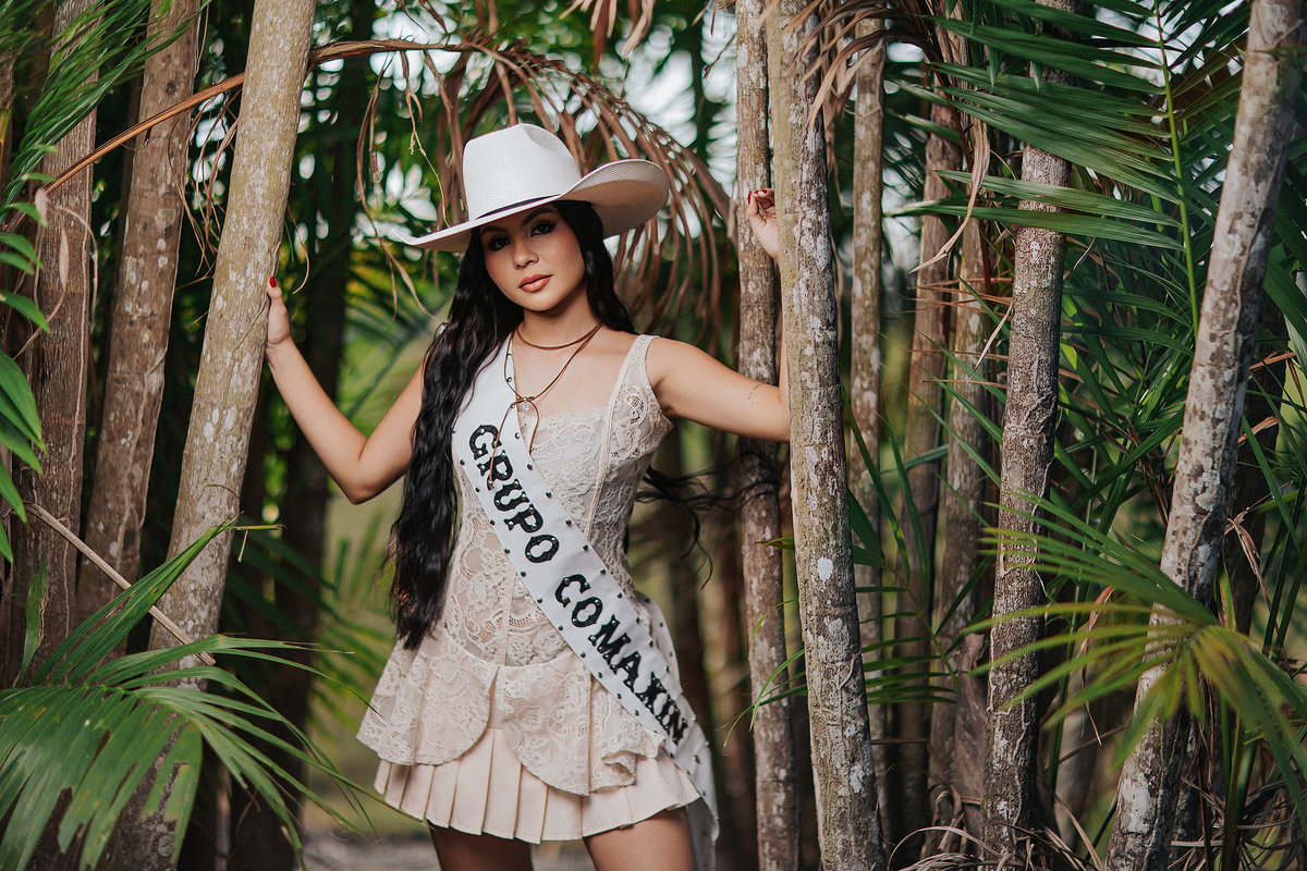 Clara Mello, ensaio fotográfico, sessão fotográfica, rainha fax, fotos ensaio, ideias fotos, ideias estudio, fotos criativas, sessão externa, criativa, fotos country, ensaio cavalos, candidata rainha fax, fax 2026, baile rainha fax