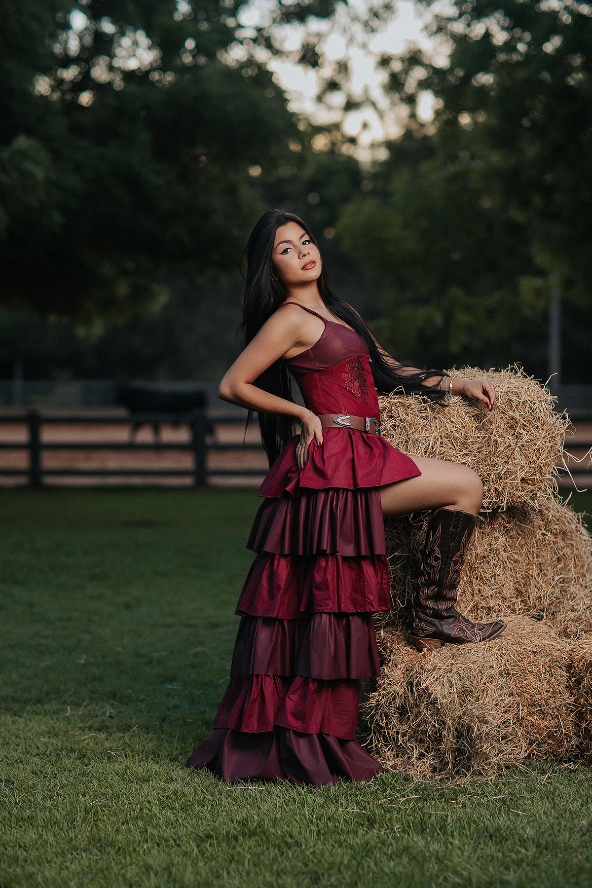 Clara Mello, ensaio fotográfico, sessão fotográfica, rainha fax, fotos ensaio, ideias fotos, ideias estudio, fotos criativas, sessão externa, criativa, fotos country, ensaio cavalos, candidata rainha fax, fax 2026, baile rainha fax
