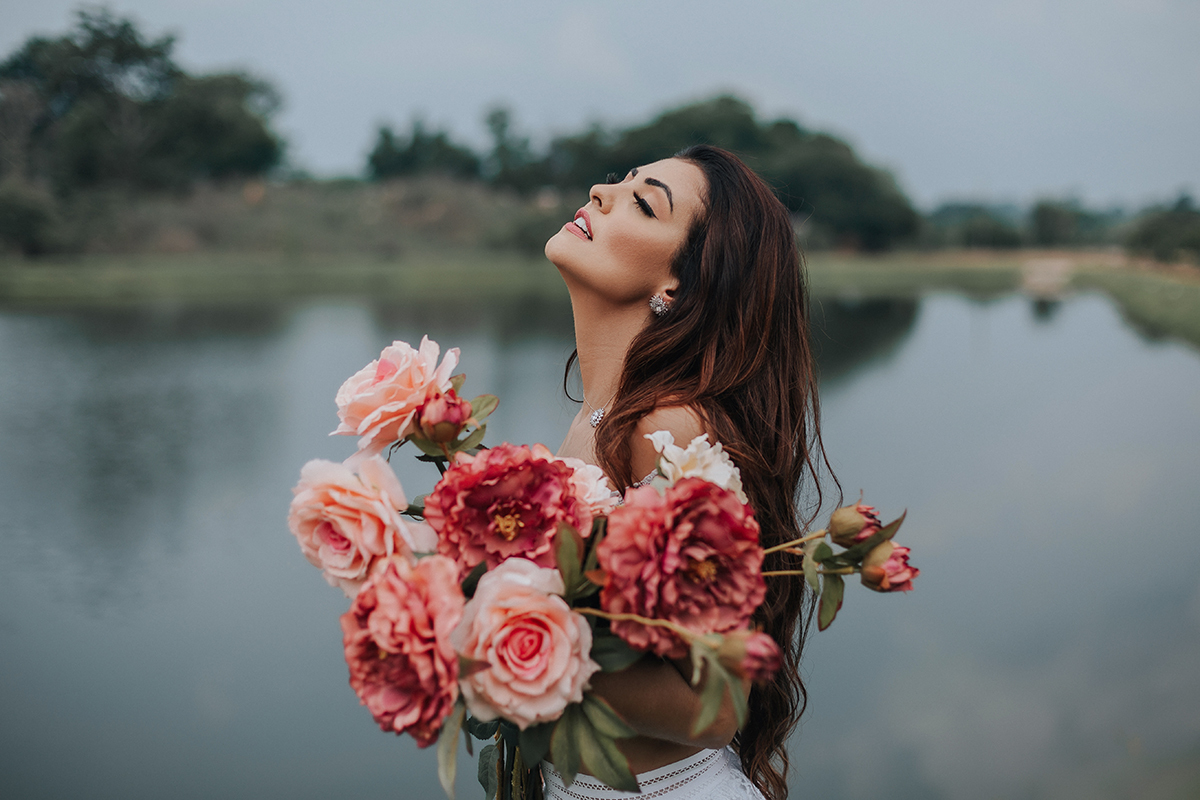 vanessa ramos, aniversário, flaviomarques, ensaio feminino, ensaio aniversário, fotos externas, balões, xinguara, criativas, fotos flavio, fotos tumblr, maquiagem, flavio, verde, sorriso, sensual, olhos, cabelo, lago, xinguara