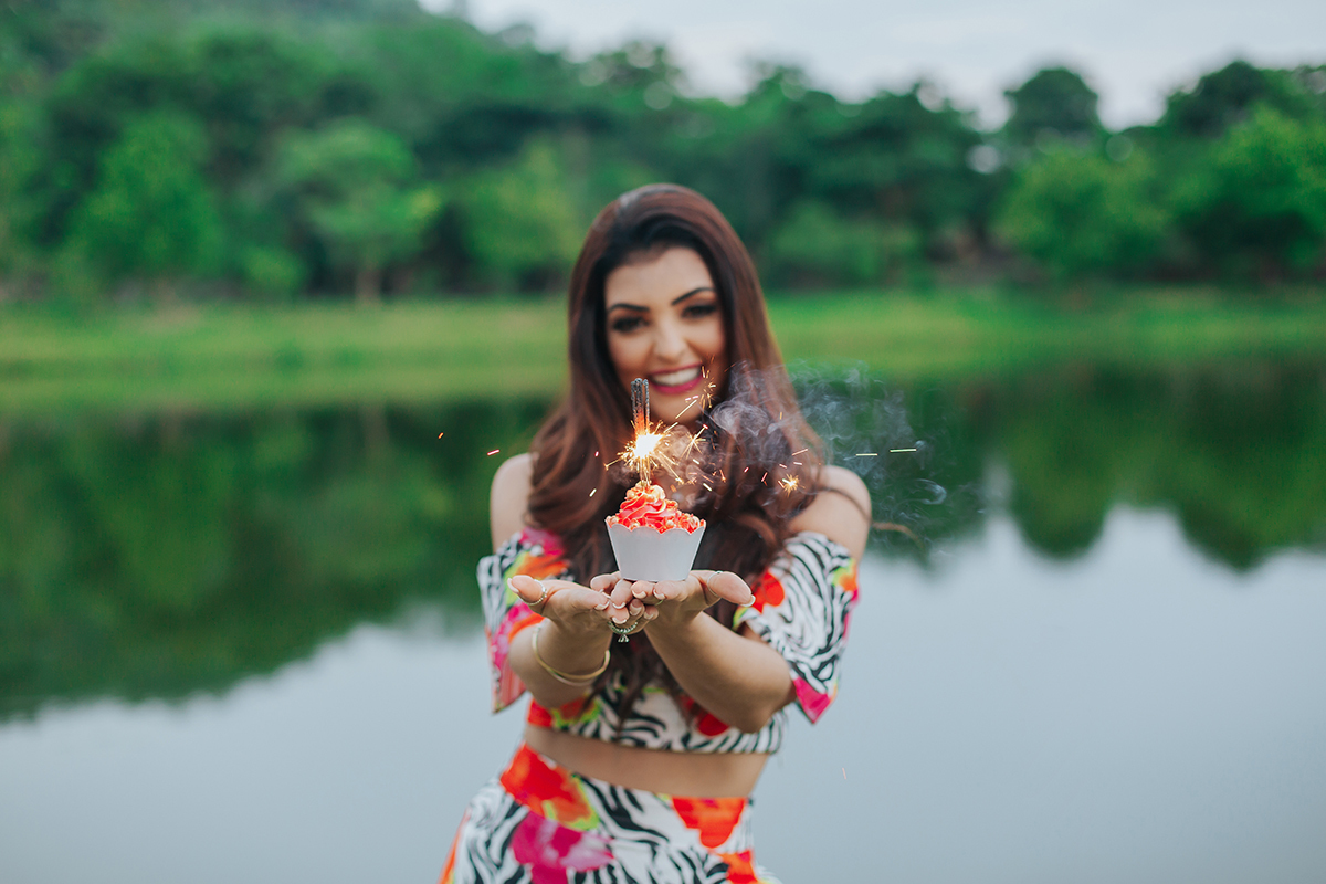 vanessa ramos, aniversário, flaviomarques, ensaio feminino, ensaio aniversário, fotos externas, balões, xinguara, criativas, fotos flavio, fotos tumblr, maquiagem, flavio, verde, sorriso, sensual, olhos, cabelo, lago, xinguara