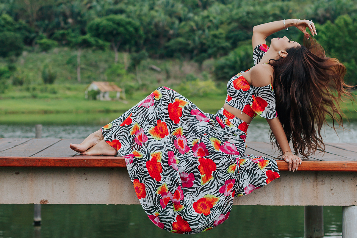 vanessa ramos, aniversário, flaviomarques, ensaio feminino, ensaio aniversário, fotos externas, balões, xinguara, criativas, fotos flavio, fotos tumblr, maquiagem, flavio, verde, sorriso, sensual, olhos, cabelo, lago, xinguara