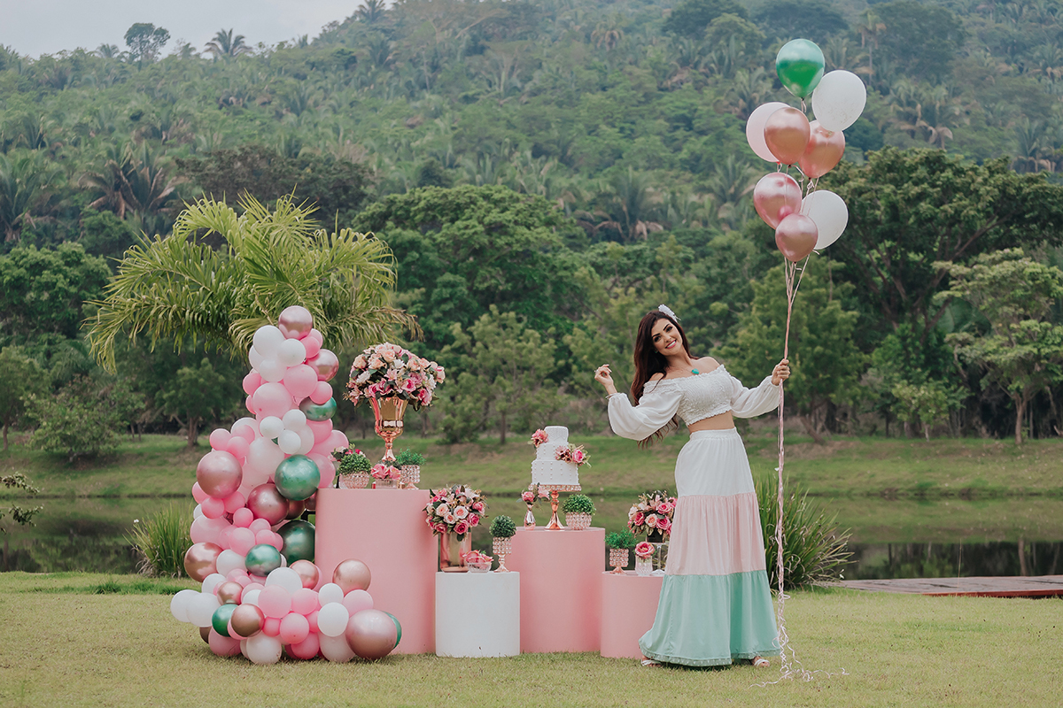 vanessa ramos, aniversário, flaviomarques, ensaio feminino, ensaio aniversário, fotos externas, balões, xinguara, criativas, fotos flavio, fotos tumblr, maquiagem, flavio, verde, sorriso, sensual, olhos, cabelo, lago, xinguara