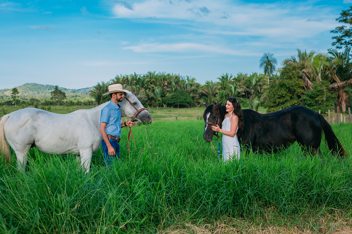 ensaio casal, fotos, casal, criativo, fotos, noivos, noiva, vestido, fotos noivos, sorriso, fotos casal tumblr, fotos tumblr, criativos, flavio marques, xinguara, sorrisos, noivos, maquiagem, romantico, inspiração, fotos lindas