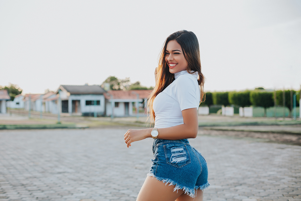 flaviomarques, flávio marques, xinguara, fotógrafo, fotos criativas, tumblr, blogueira, funk, dançarina, xinguara, ensaio feminino, sexy, mulheres, inspo, inspiração, ideias, short, céu azul, sorriso, flávio marques fotógrafo, xinguara