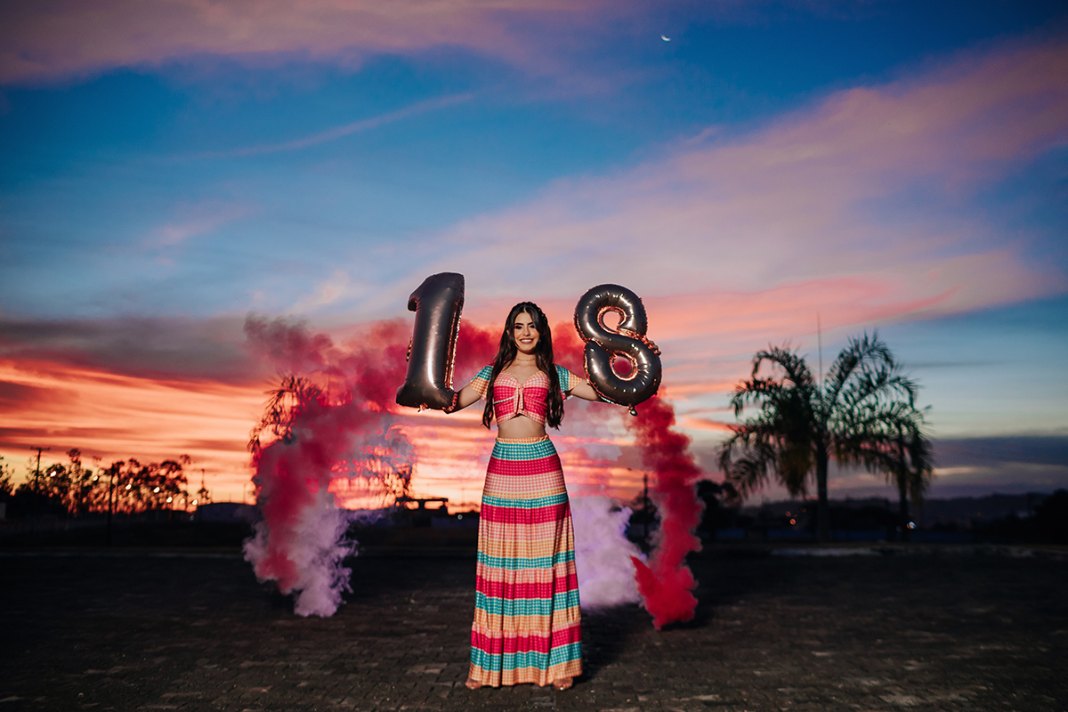 flávio marques, fotos criativas, xinguara, fotógrafo, maria eduarda, aniversário, fotos tumblr, fotos criativas, fotos sozinha, ideias de fotos, fotos meninas, 18anos, ideias, fumaça, por do sol, sol, flávio marques, fotografo