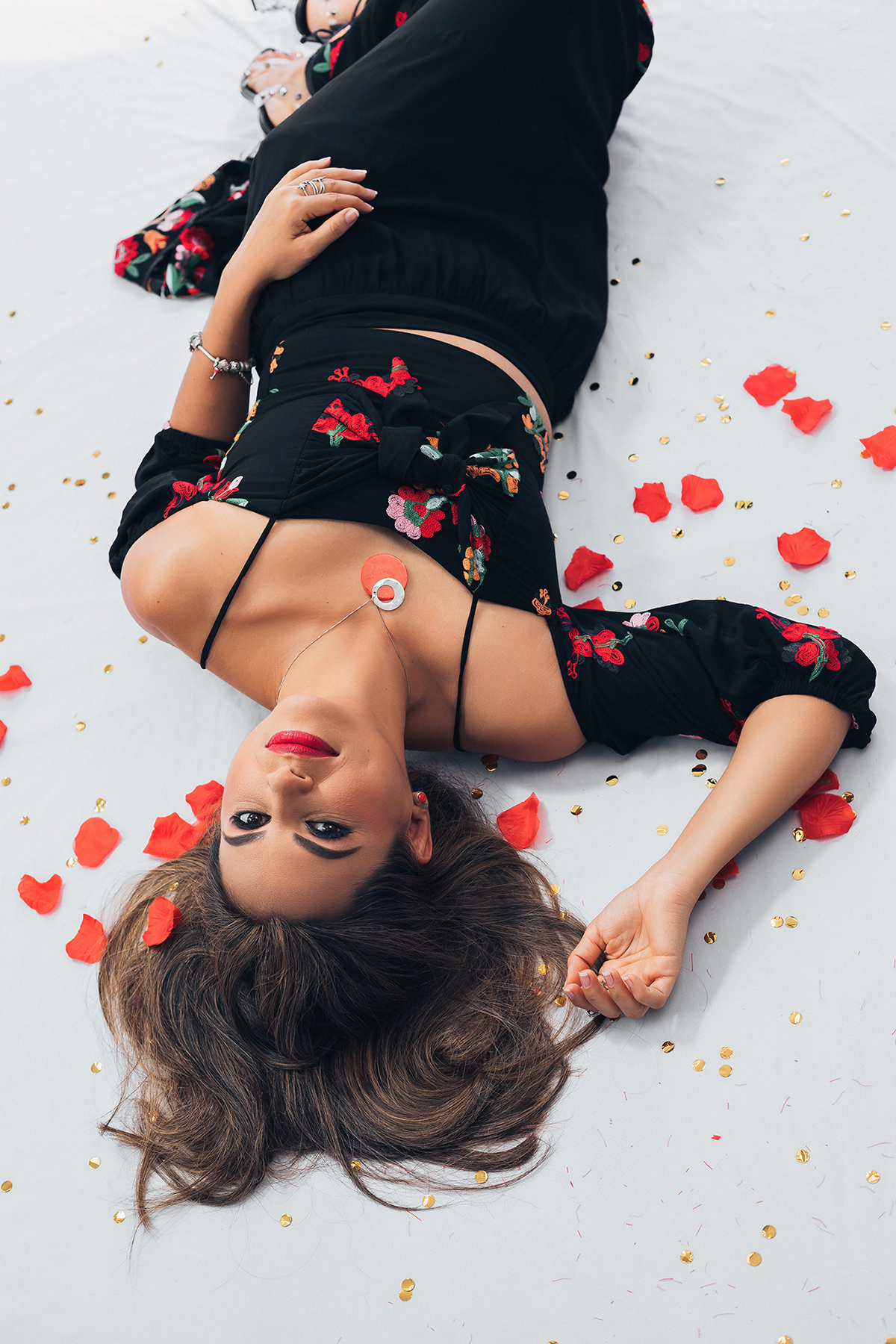 ensaio, flaviomarques, fotografias, xinguara, fotos estúdio, mulher, feminino, ensaio, tumblr, vinho, rosas, sorriso, professora, flaviomarques, xinguara, instagram, flavio fotografo, melhor, noiva, casamento, aniversário, 15 anos, xinguara