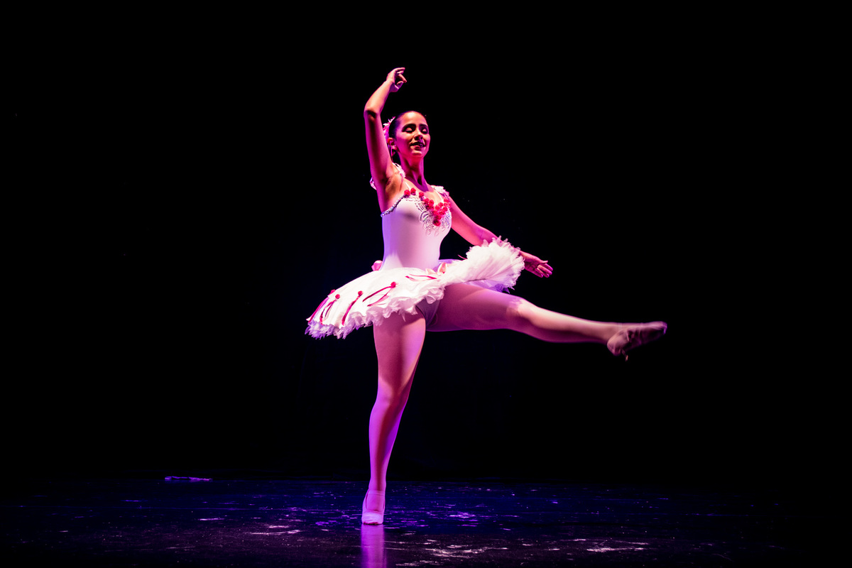 Bailarina Lorena Santana - Henrique Drobnievski