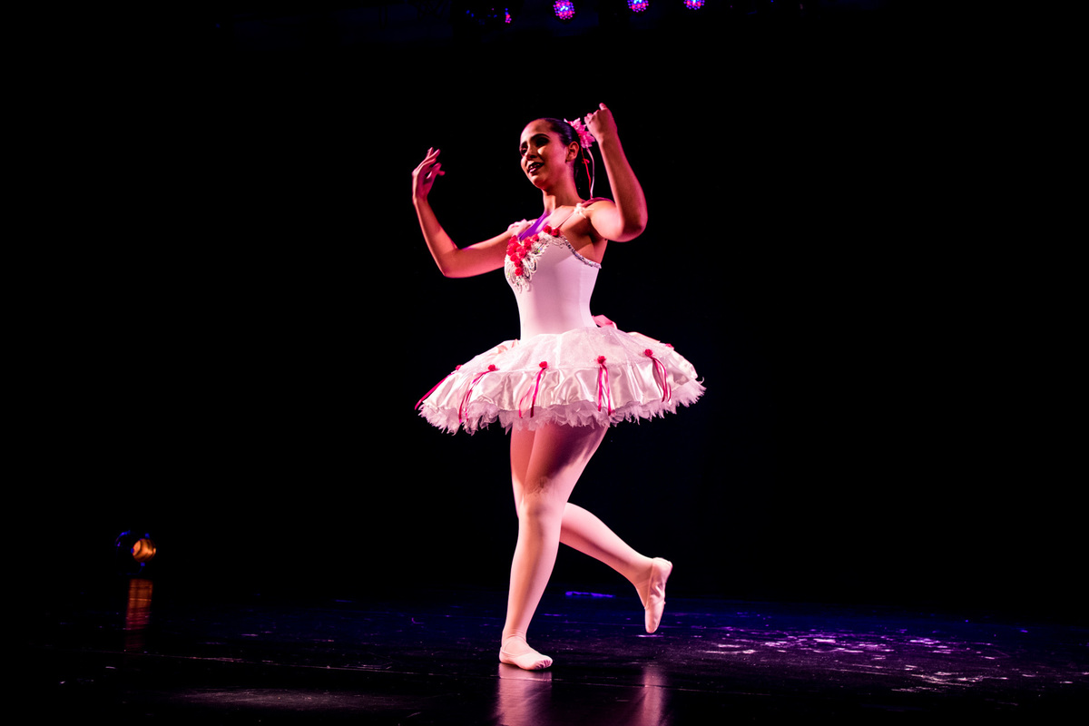 Bailarina Lorena Santana - Henrique Drobnievski