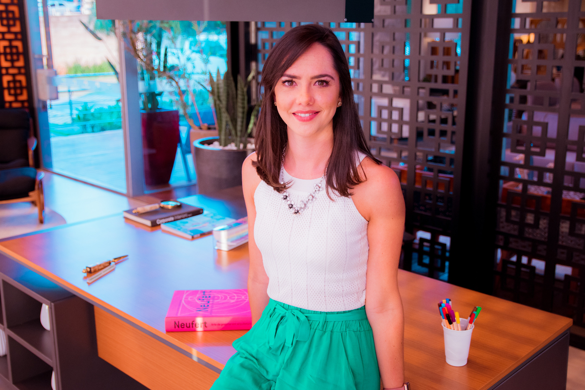 Ensaio Empresarial de Arquiteta - Henrique Drobnievski