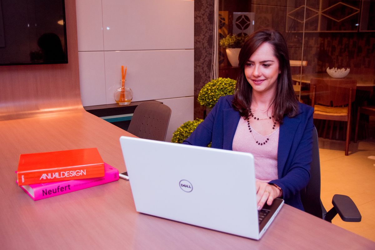 Ensaio Empresarial de Arquiteta - Henrique Drobnievski