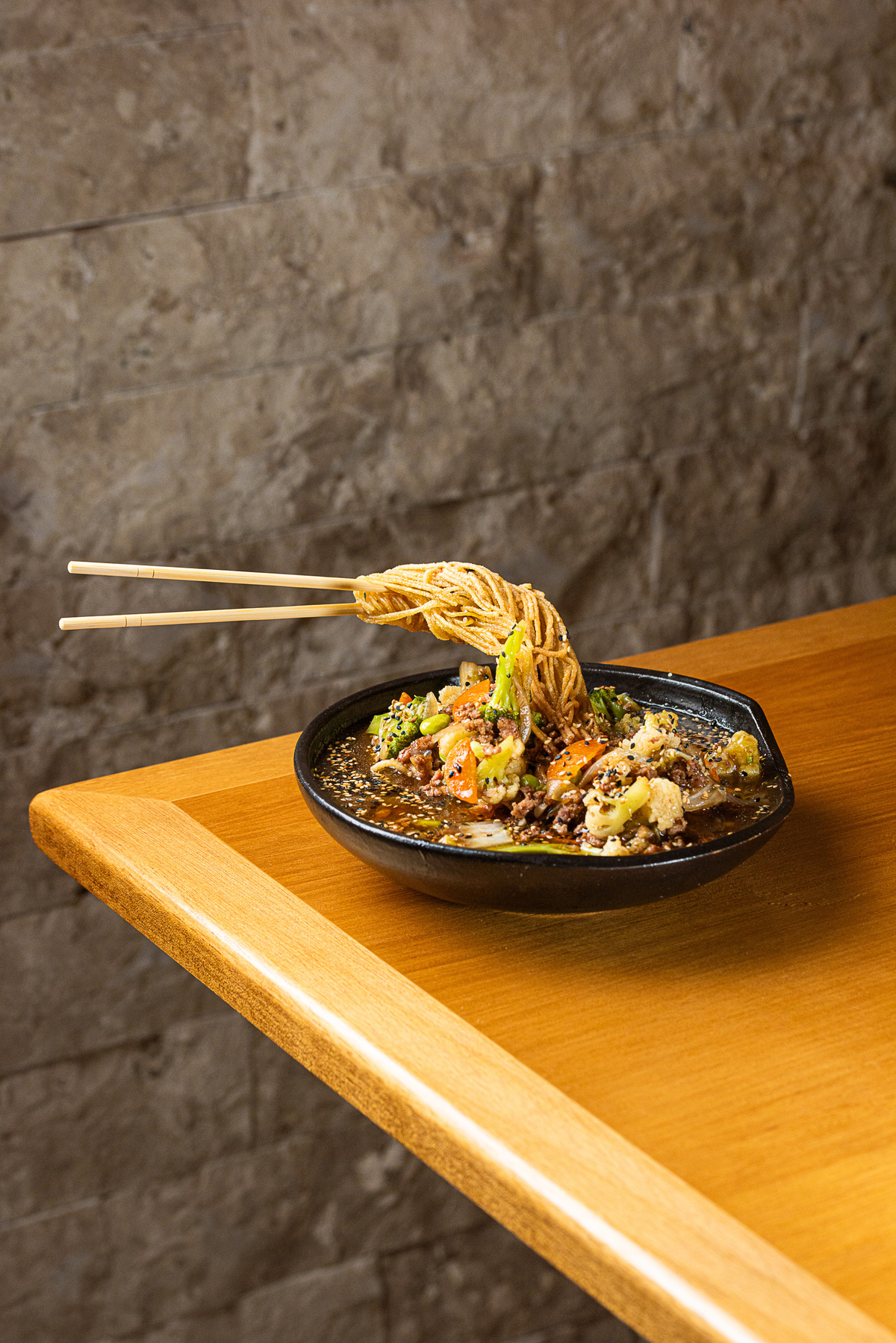 Explore a magia da fotografia de comida asiática no coração de Ribeirão Preto, com a equipe do Kay Asinan Cuisine. Nossas lentes capturam a culinária asiática. Fotografia de comida asiática no seu melhor, só com a Photo&food