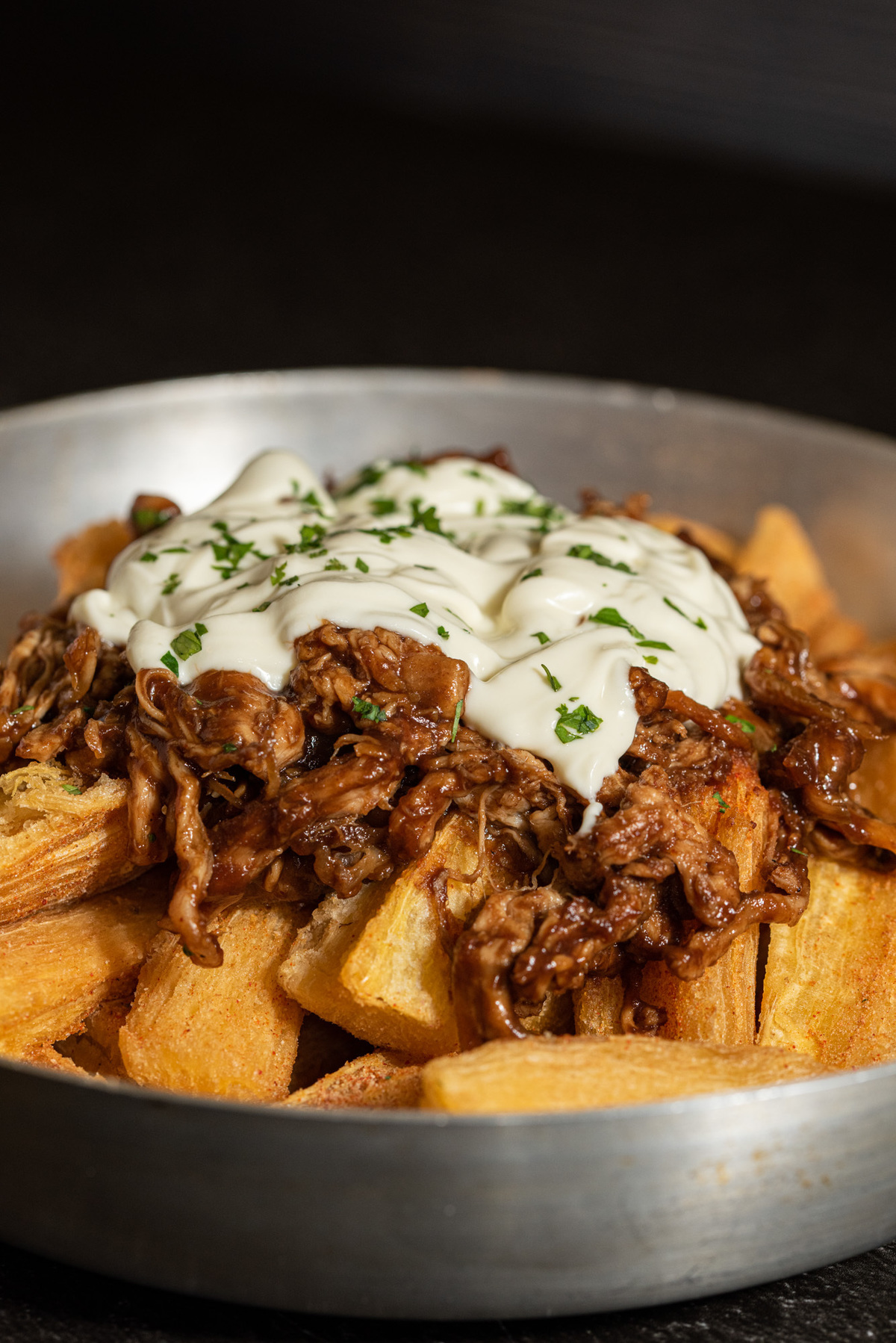 batata frita com carne de porco