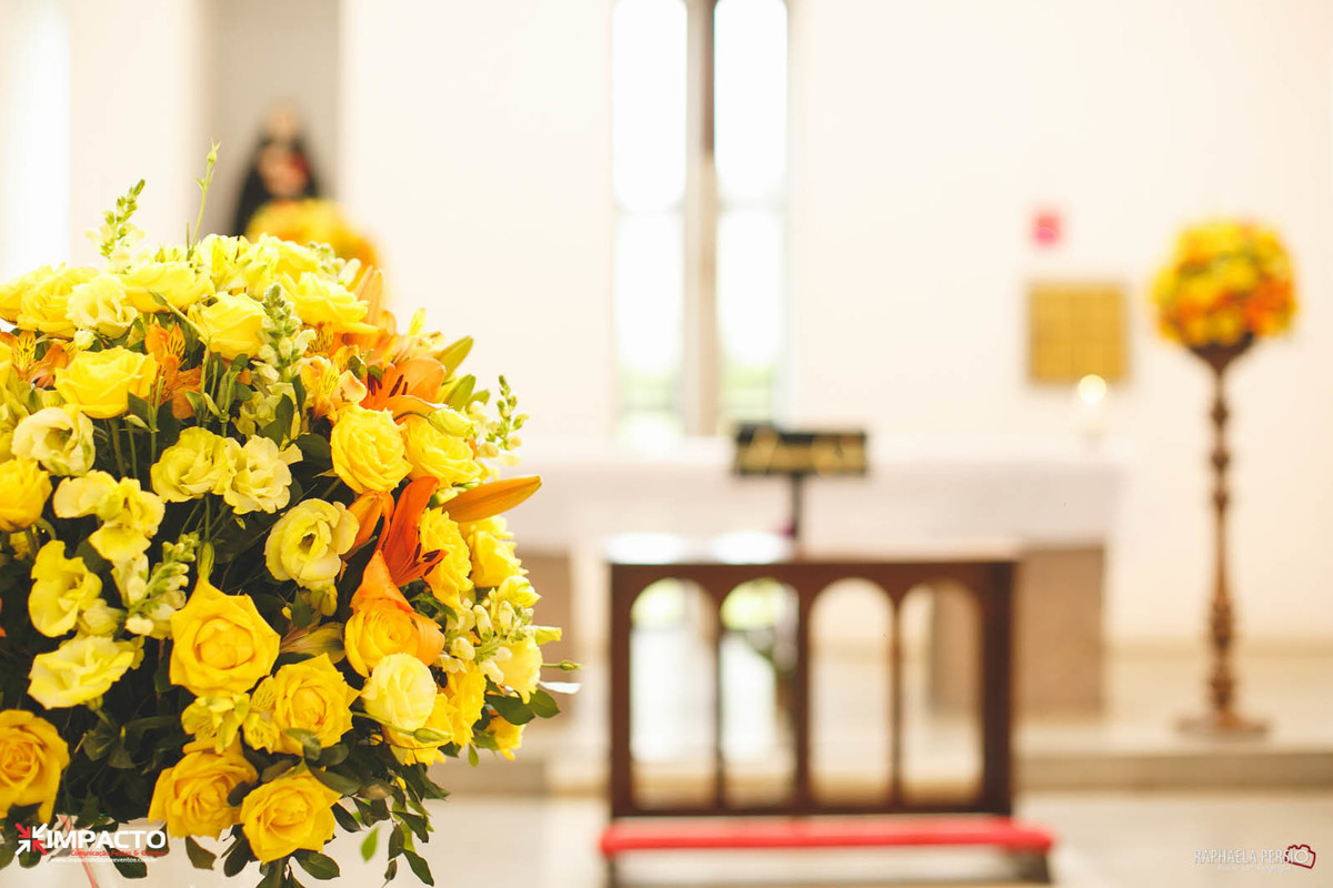 arranjo casamento laranja e amarelo