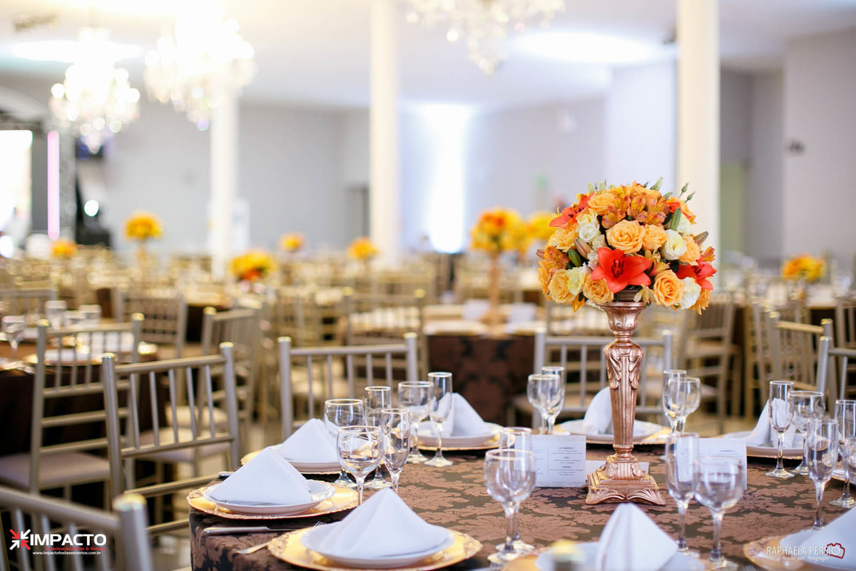 arranjo de mesa casamento amarelo e laranja