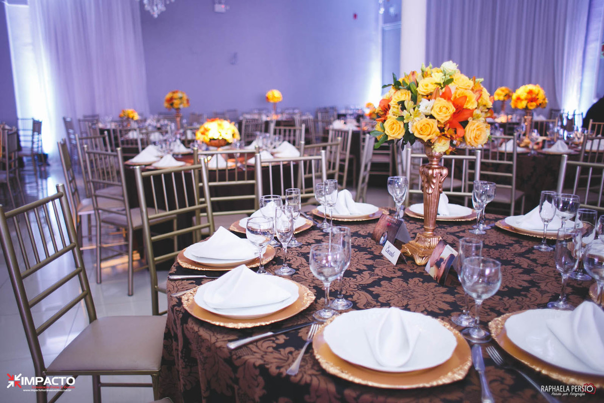 salão casamento decoração marrom laranja e amarelo