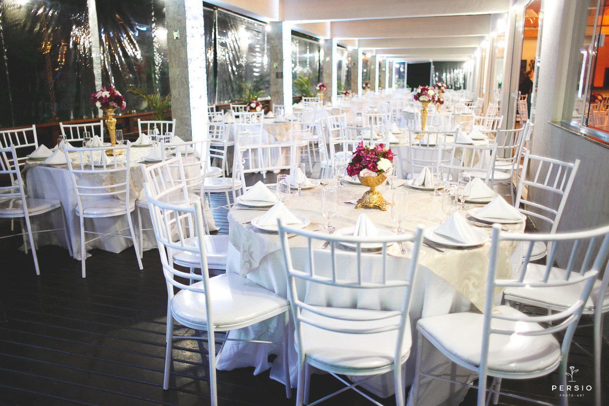 Decoração casamento dourada marsala e rosa