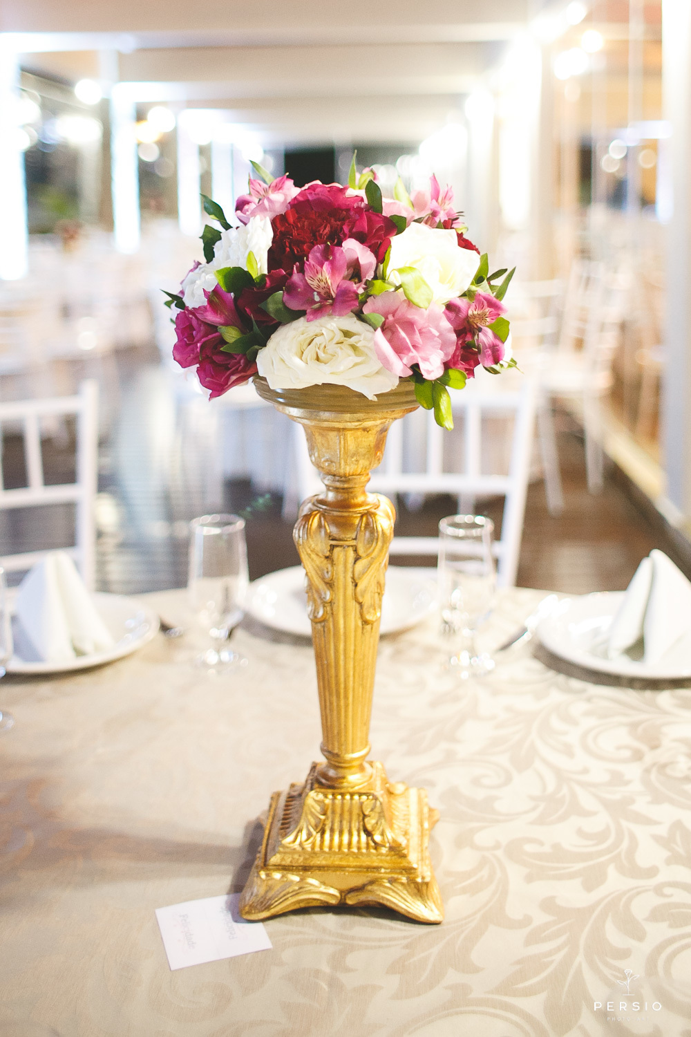 centro de mesa casamento dourado marsala e rosa