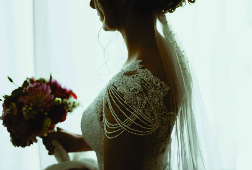 noiva estilo vintage com buquê com suculentas e flores