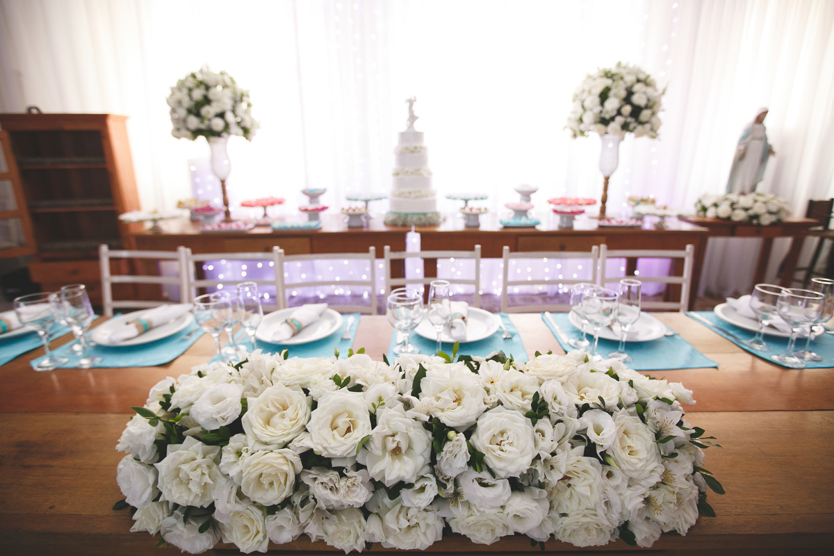 arranjo mesa dos noivos branco