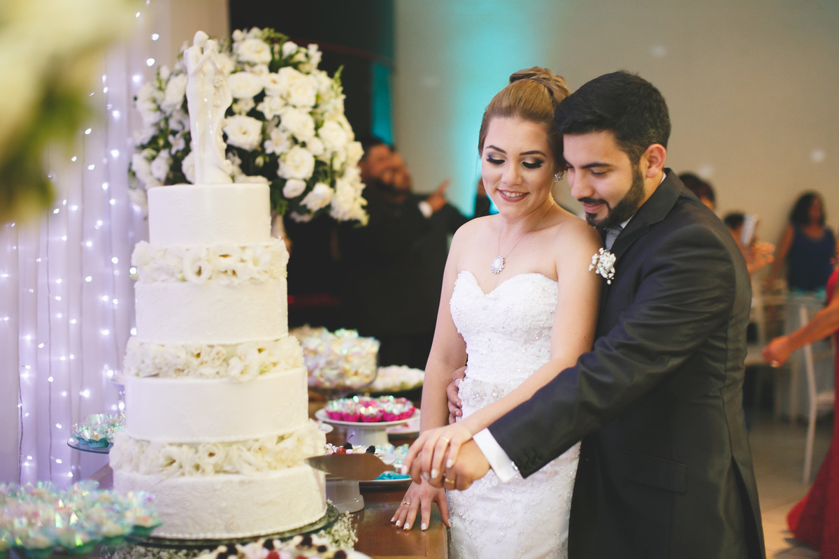 corte do bolo dos noivos siciliano