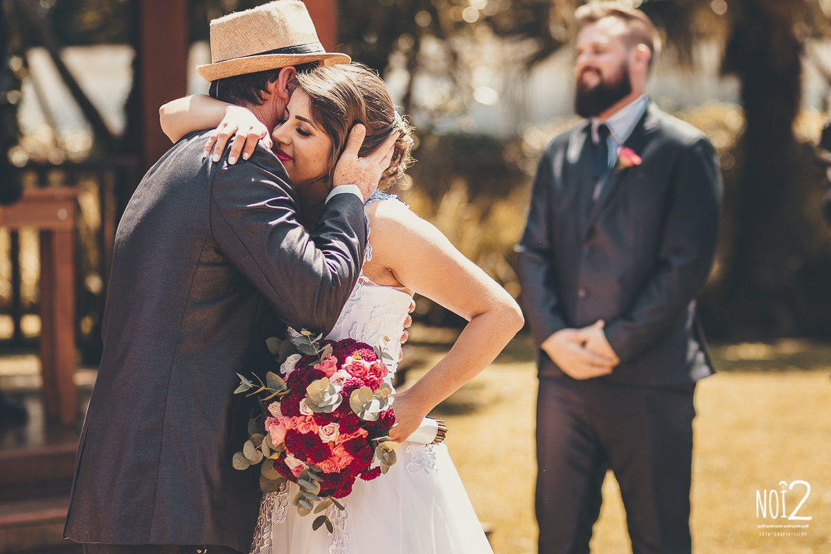 noiva se despedindo do pai