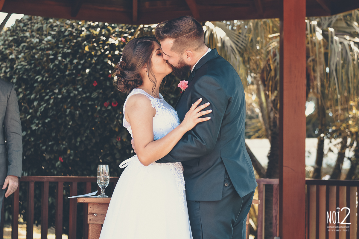 beijo dos noivos