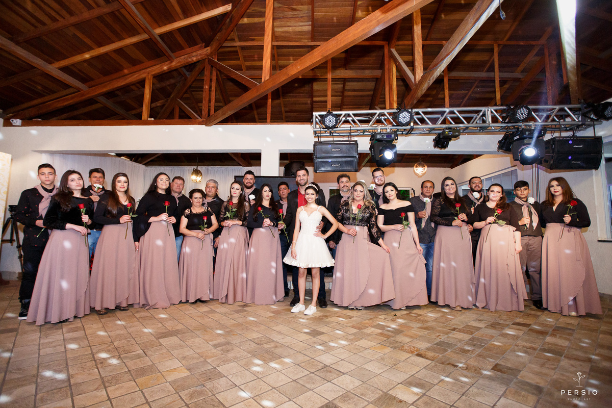debutante com casais dança 15 anos
