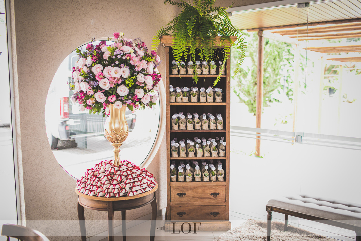 armário de lembrancinhas rústico