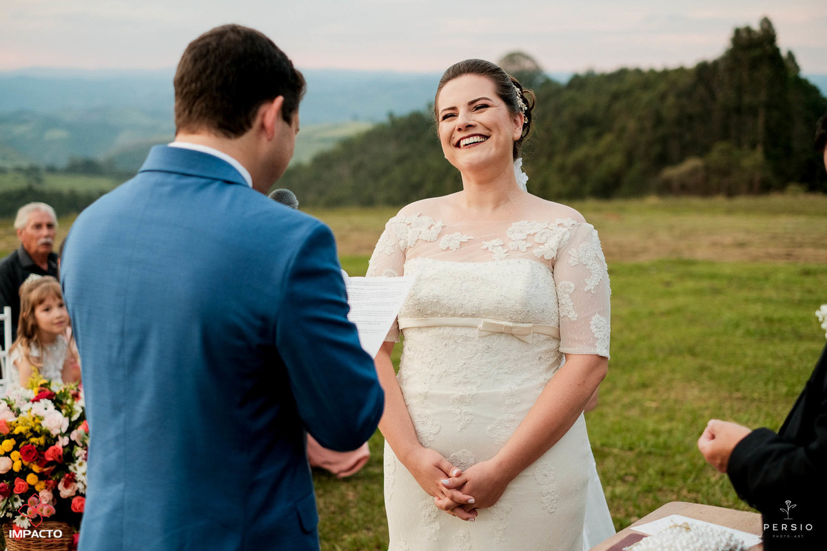 casamento incrivel nas montanhas mini wedding com arco de flores