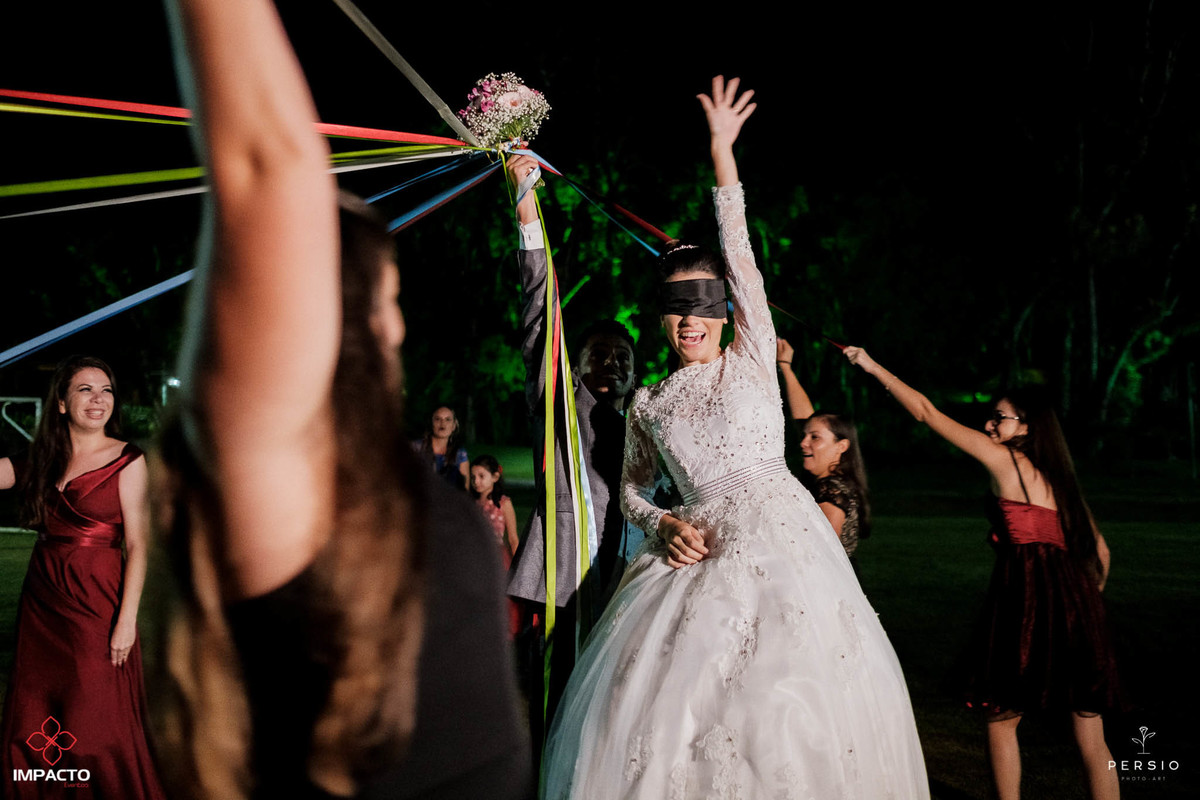 buquê com fitas casamento