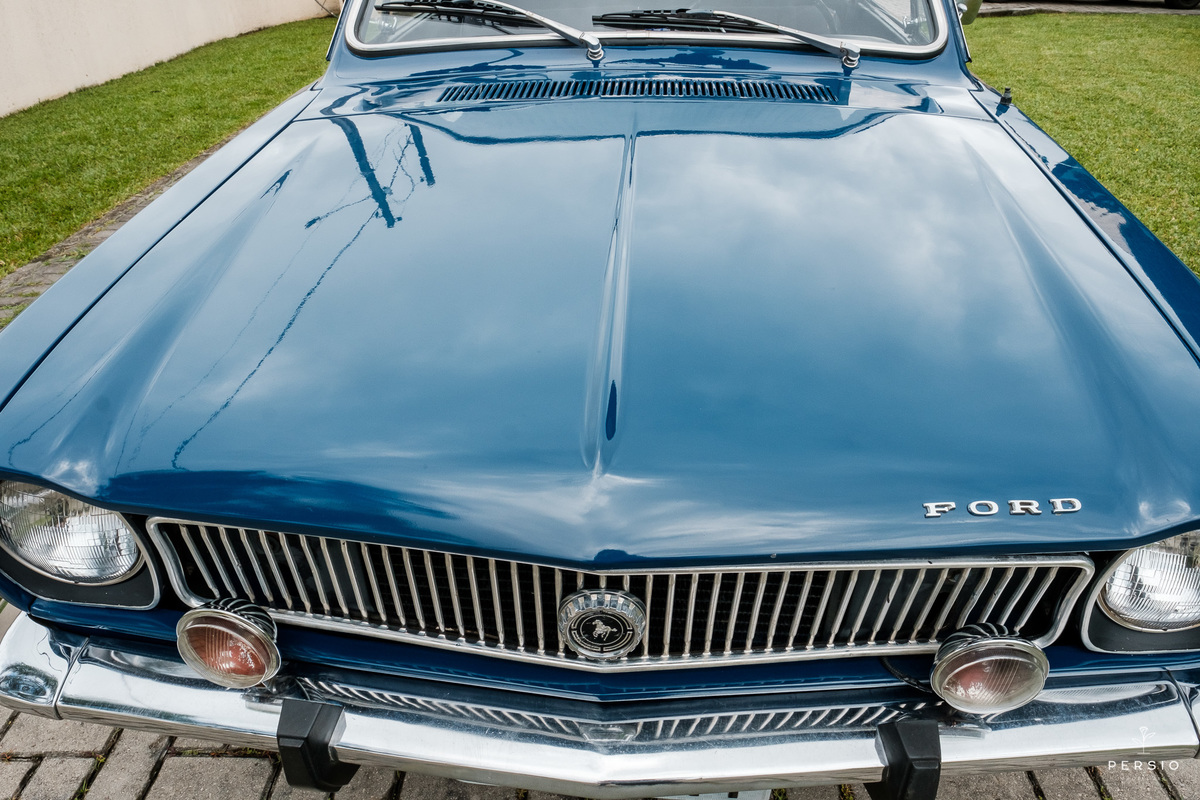 carro dos noivos ford azul