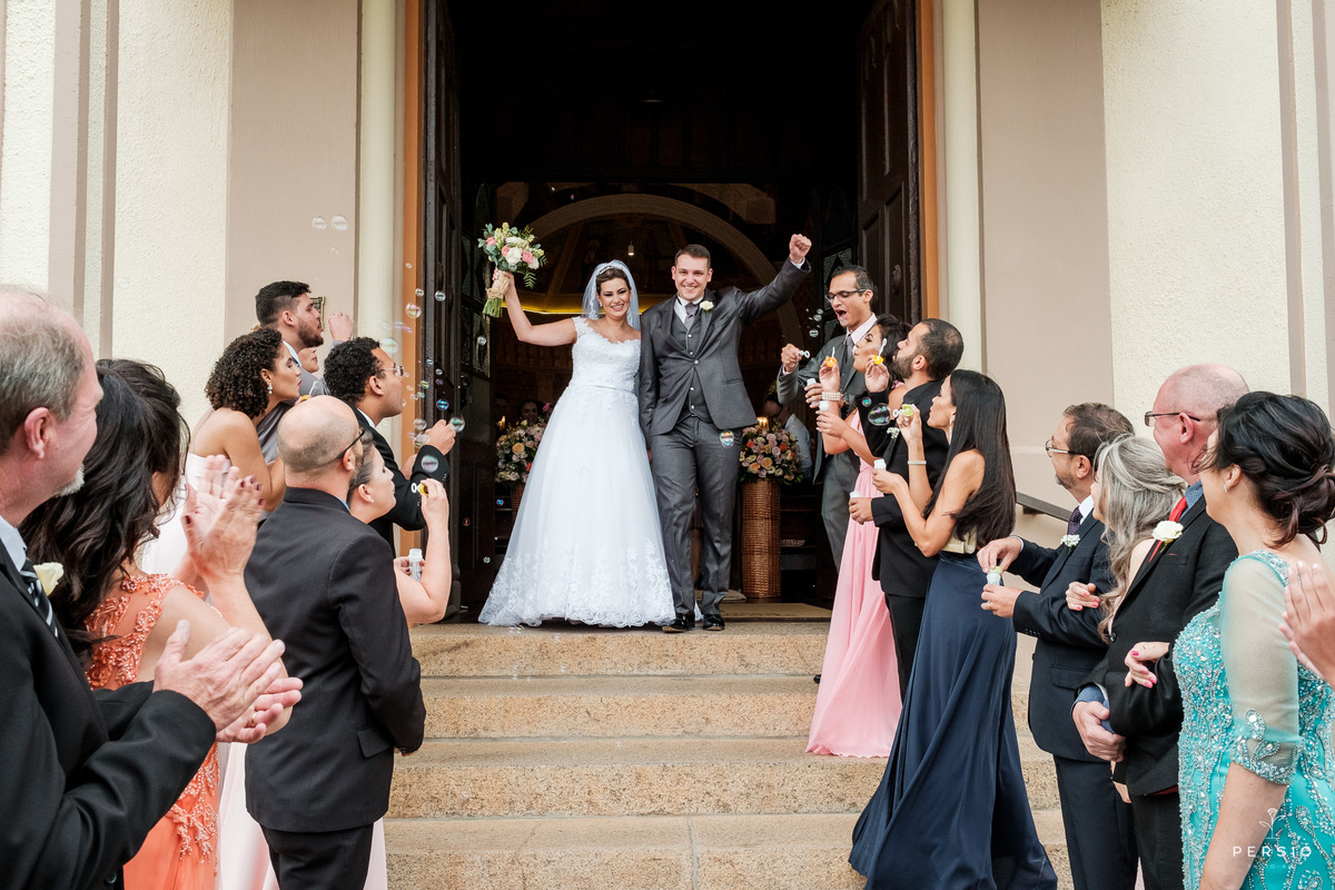 saida dos noivos da igreja