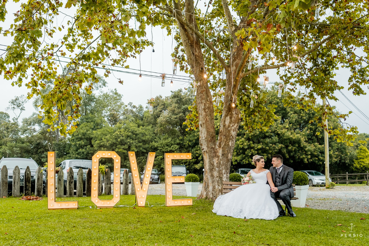 letreiro love casamento rústico