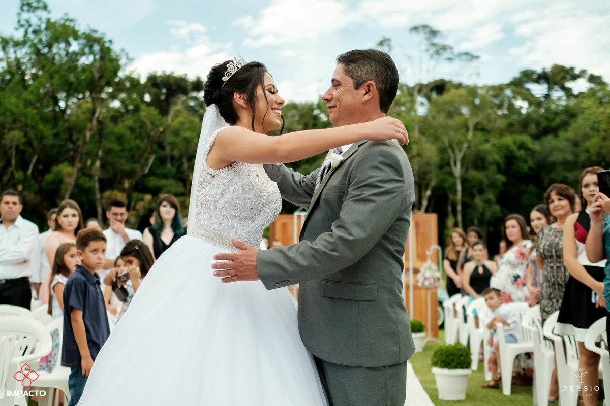 noiva se despedindo do pai casamento