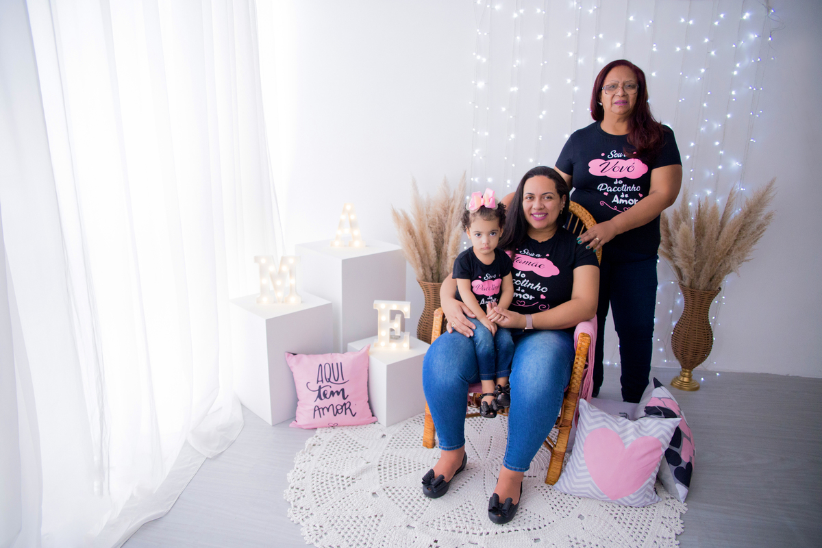 acompanhamento mensal de bebe caxias do sul figurino cenario tematico  personagem foto infantil serra gaucha fotografia familia mundo azul rosa ensaio fotografico crianca newborn baby menino menina smash the cake esmague o bolo banheira urso circo