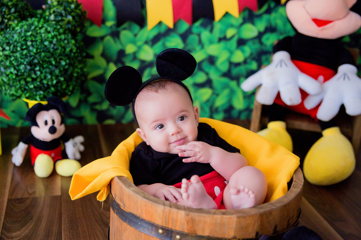 acompanhamento mensal de bebe caxias do sul figurino cenario tematico  personagem foto infantil serra gaucha fotografia familia mundo azul rosa ensaio fotografico crianca newborn baby menino menina smash the cake esmague o bolo banheira urso circo