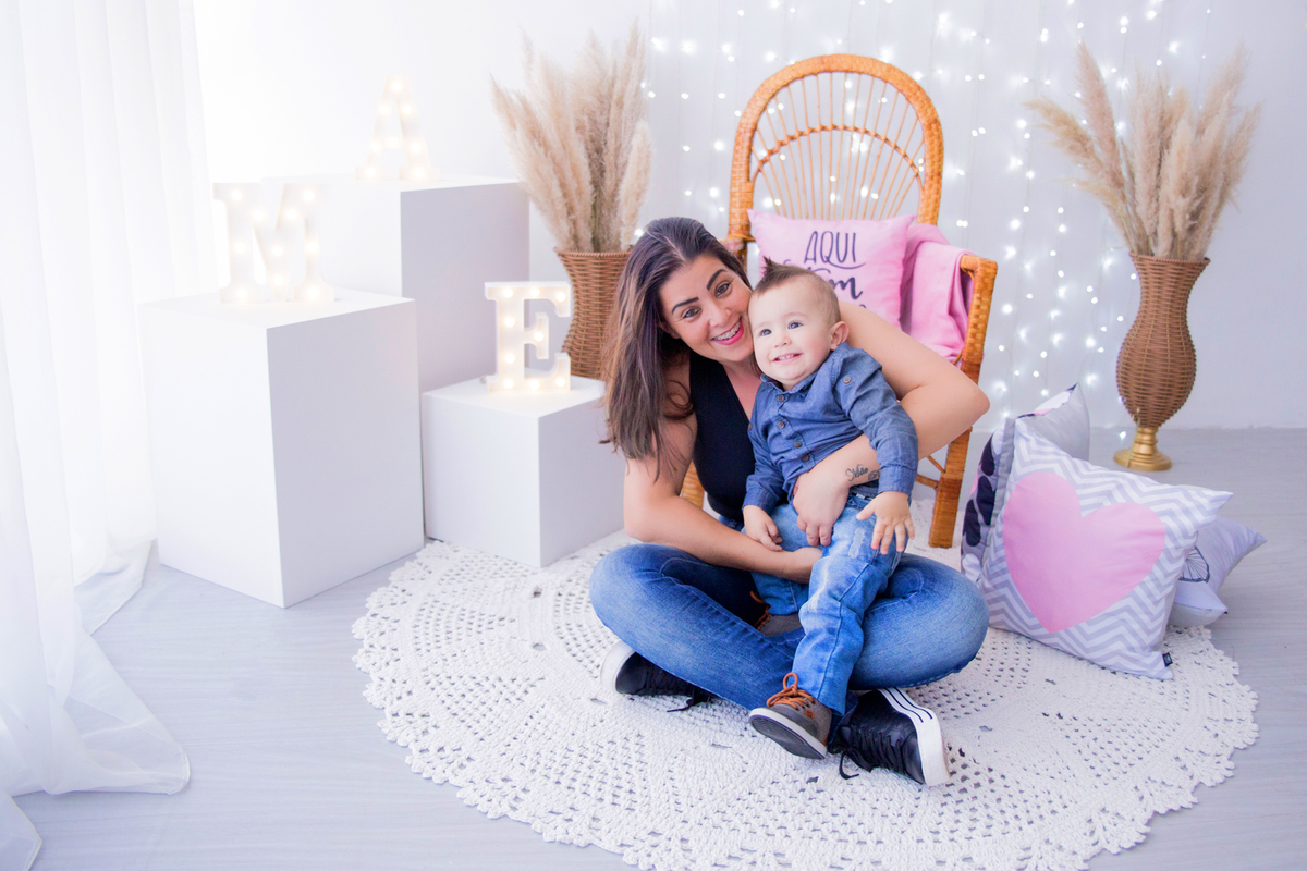 acompanhamento mensal de bebe caxias do sul figurino cenario tematico  personagem foto infantil serra gaucha fotografia familia mundo azul rosa ensaio fotografico crianca newborn baby menino menina smash the cake esmague o bolo banheira urso circo