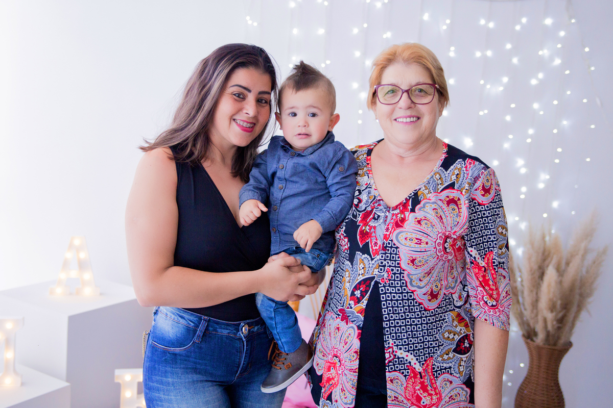 acompanhamento mensal de bebe caxias do sul figurino cenario tematico  personagem foto infantil serra gaucha fotografia familia mundo azul rosa ensaio fotografico crianca newborn baby menino menina smash the cake esmague o bolo banheira urso circo