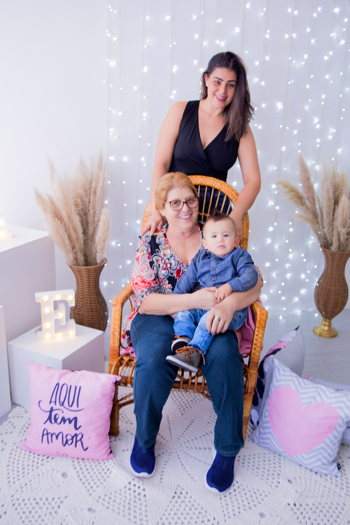 acompanhamento mensal de bebe caxias do sul figurino cenario tematico  personagem foto infantil serra gaucha fotografia familia mundo azul rosa ensaio fotografico crianca newborn baby menino menina smash the cake esmague o bolo banheira urso circo