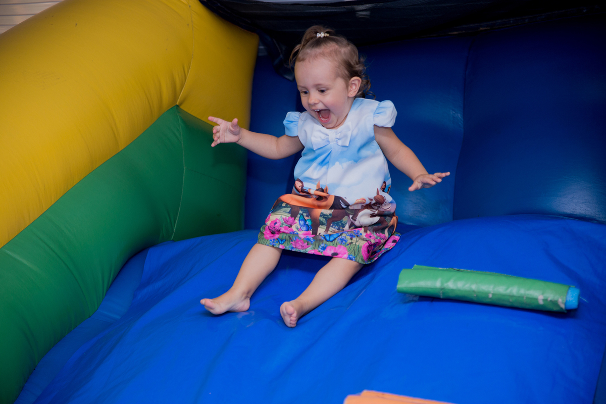 acompanhamento mensal de bebe caxias do sul figurino cenario tematico  personagem foto infantil serra gaucha fotografia familia mundo azul rosa ensaio fotografico crianca newborn baby menino menina smash the cake esmague o bolo banheira urso circo