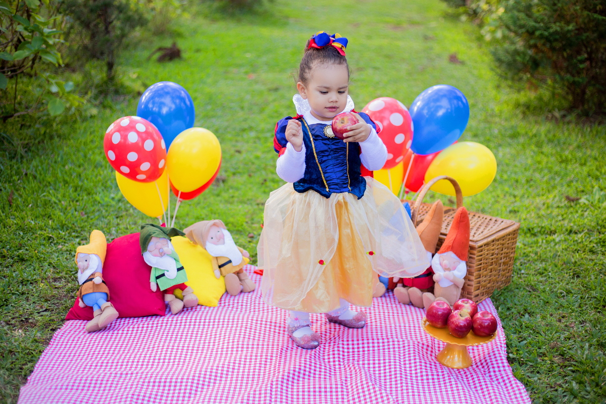 acompanhamento mensal de bebe caxias do sul figurino cenario tematico  personagem foto infantil serra gaucha fotografia familia mundo azul rosa ensaio fotografico crianca newborn baby menino menina smash the cake esmague o bolo banheira urso circo