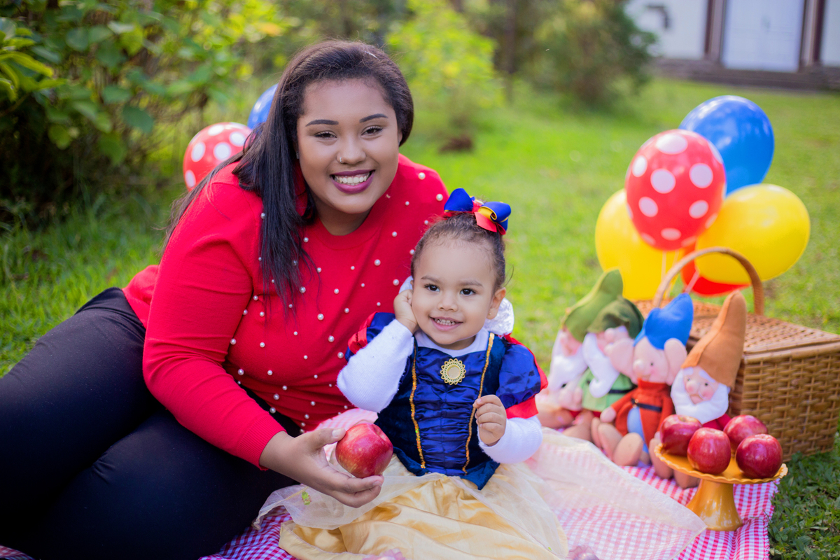 acompanhamento mensal de bebe caxias do sul figurino cenario tematico  personagem foto infantil serra gaucha fotografia familia mundo azul rosa ensaio fotografico crianca newborn baby menino menina smash the cake esmague o bolo banheira urso circo
